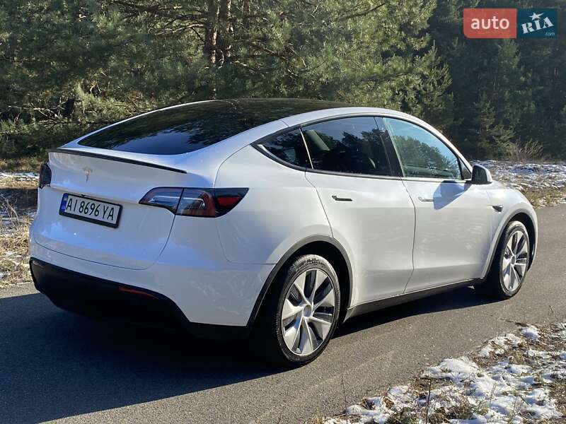 Позашляховик / Кросовер Tesla Model Y 2021 в Вишгороді