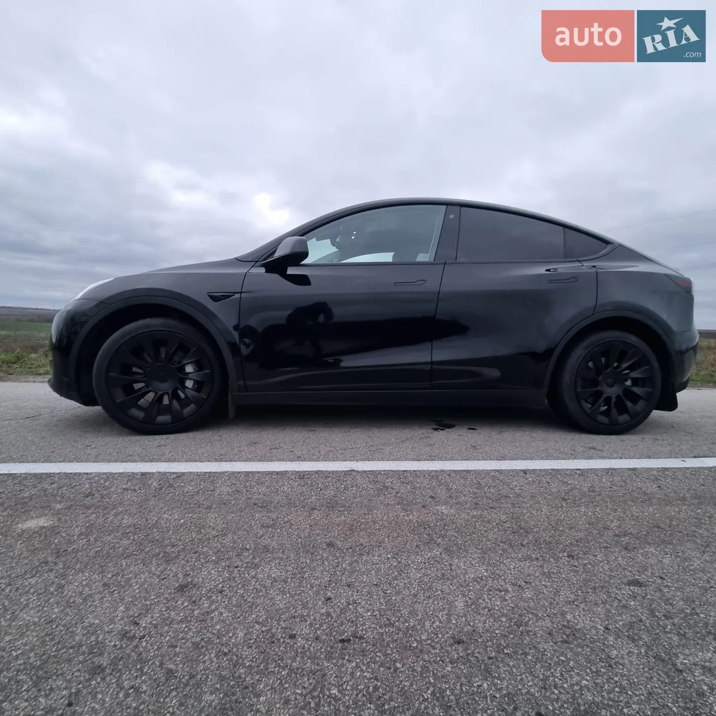 2020 Tesla Model Y - мініатюра 8