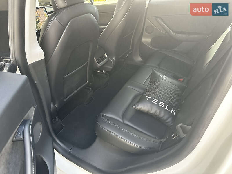 Внедорожник / Кроссовер Tesla Model Y 2021 в Киеве