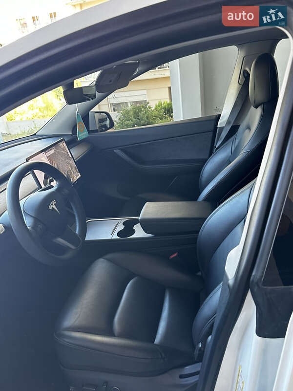 Внедорожник / Кроссовер Tesla Model Y 2021 в Киеве