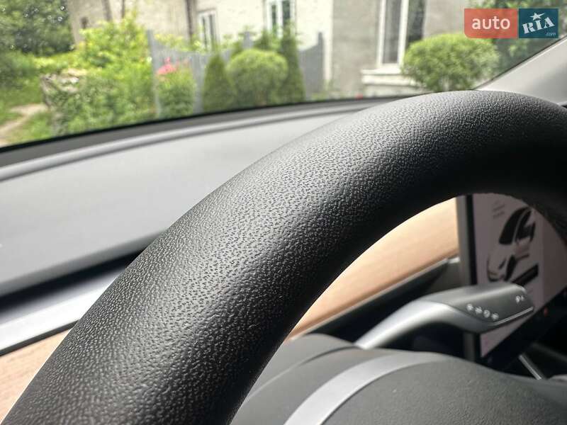 Позашляховик / Кросовер Tesla Model Y 2020 в Олевську