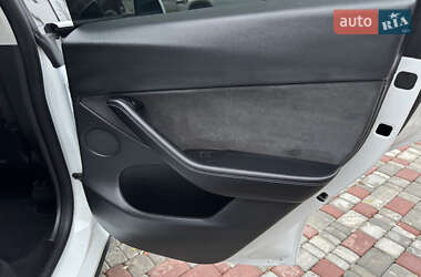 Внедорожник / Кроссовер Tesla Model Y 2021 в 