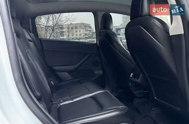 Внедорожник / Кроссовер Tesla Model Y 2021 в 