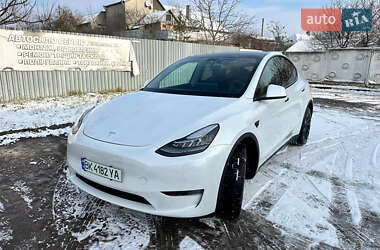 Внедорожник / Кроссовер Tesla Model Y 2022 в Ровно