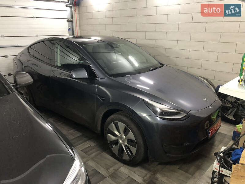 Позашляховик / Кросовер Tesla Model Y 2023 в Рівному