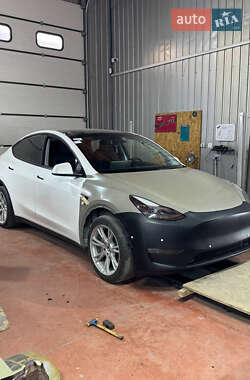 Внедорожник / Кроссовер Tesla Model Y 2021 в 