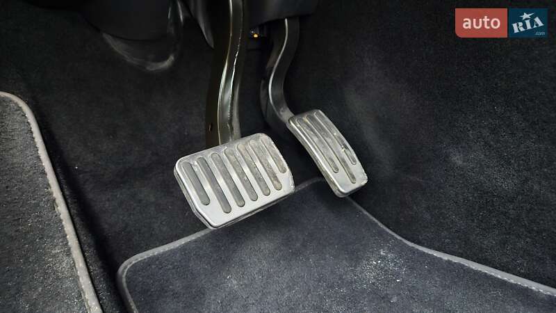 Внедорожник / Кроссовер Tesla Model Y 2020 в Киеве