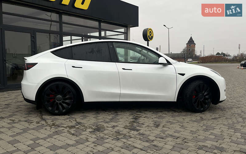 Позашляховик / Кросовер Tesla Model Y 2023 в Мукачевому