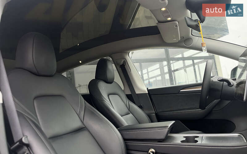 Позашляховик / Кросовер Tesla Model Y 2023 в Мукачевому