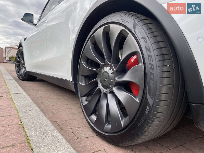 Внедорожник / Кроссовер Tesla Model Y 2021 в Стрые