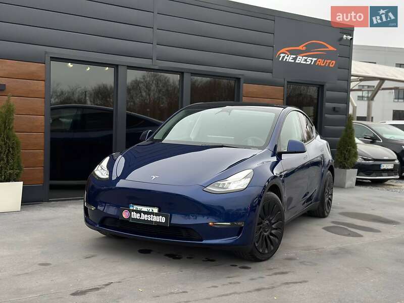 Tesla Model Y 2023