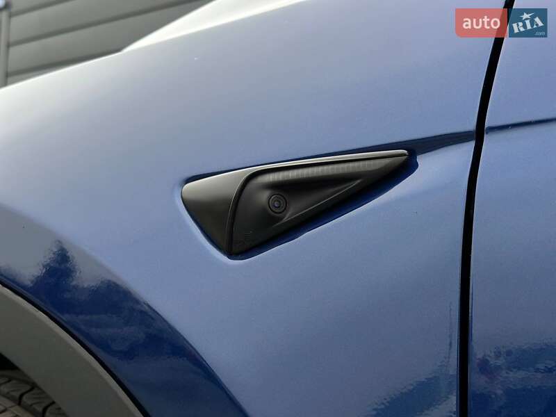 Позашляховик / Кросовер Tesla Model Y 2023 в Рівному