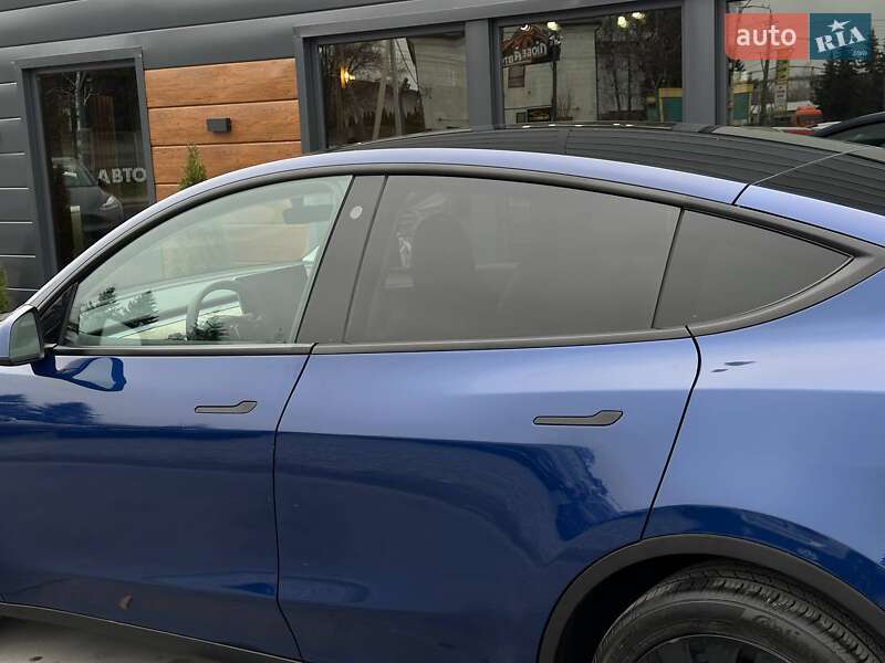 Позашляховик / Кросовер Tesla Model Y 2023 в Рівному