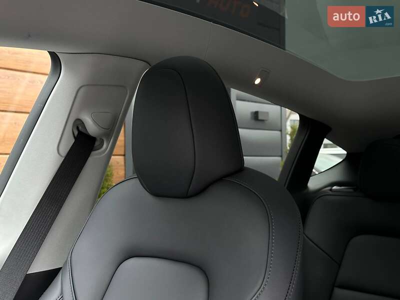 Позашляховик / Кросовер Tesla Model Y 2023 в Рівному