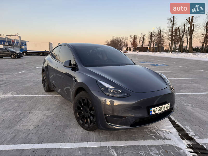 Внедорожник / Кроссовер Tesla Model Y 2023 в Киеве