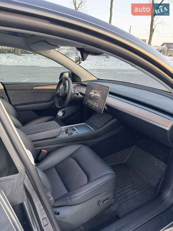 Внедорожник / Кроссовер Tesla Model Y 2023 в Киеве