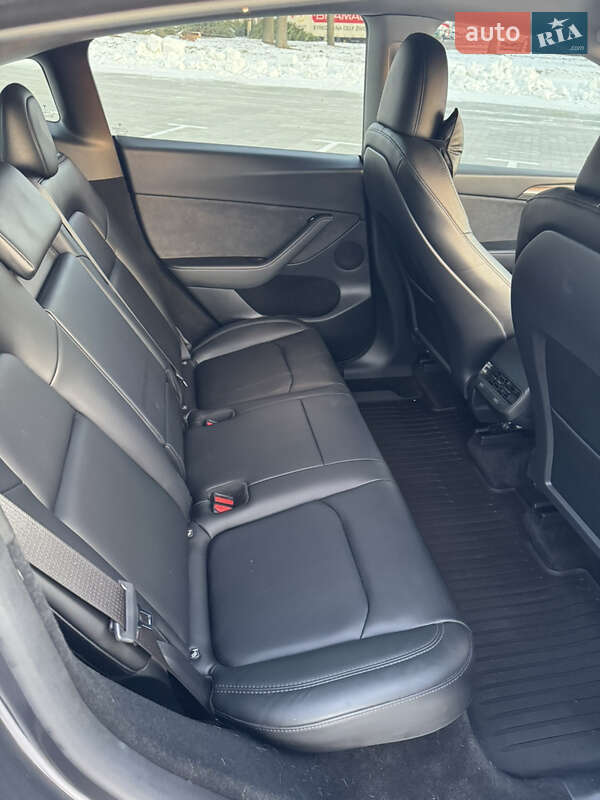 Внедорожник / Кроссовер Tesla Model Y 2023 в Киеве