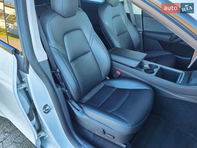 Позашляховик / Кросовер Tesla Model Y 2022 в Києві фото 9 Позашляховик / Кросовер Tesla Model Y 2022 в Києві