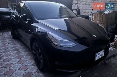 Внедорожник / Кроссовер Tesla Model Y 2021 в Киеве