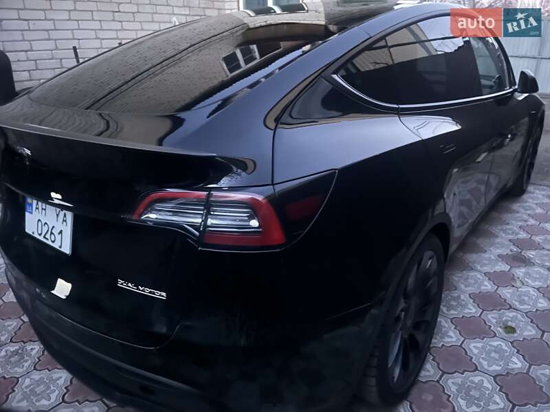 Позашляховик / Кросовер Tesla Model Y 2021 в Києві