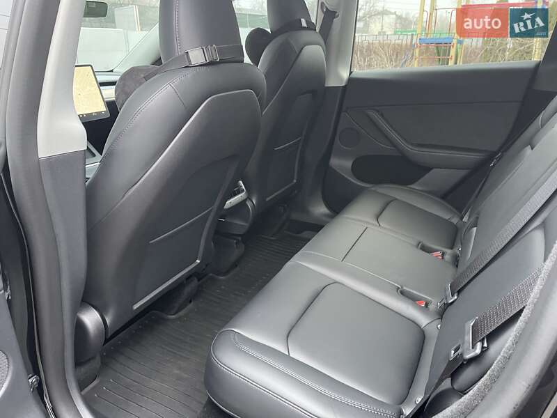 Внедорожник / Кроссовер Tesla Model Y 2022 в Киеве