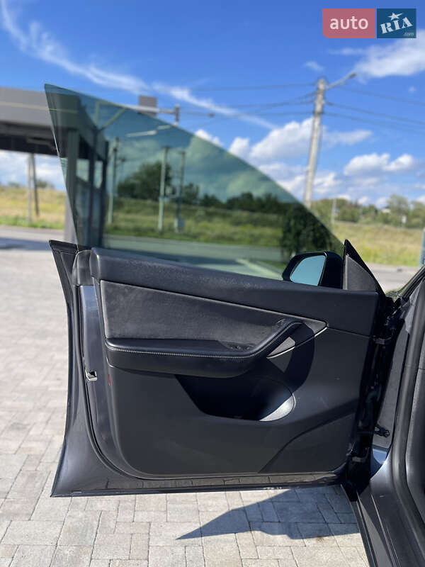 Внедорожник / Кроссовер Tesla Model Y 2021 в Золочеве