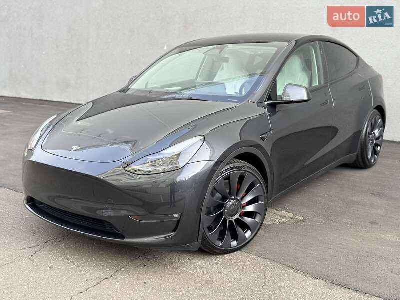 Внедорожник / Кроссовер Tesla Model Y 2024 в Киеве