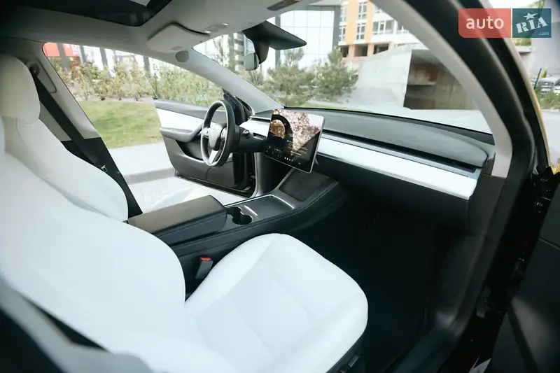 Внедорожник / Кроссовер Tesla Model Y 2021 в 