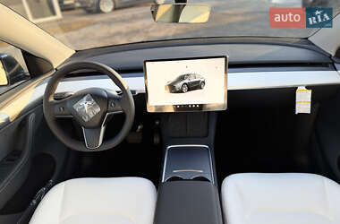 Внедорожник / Кроссовер Tesla Model Y 2024 в 