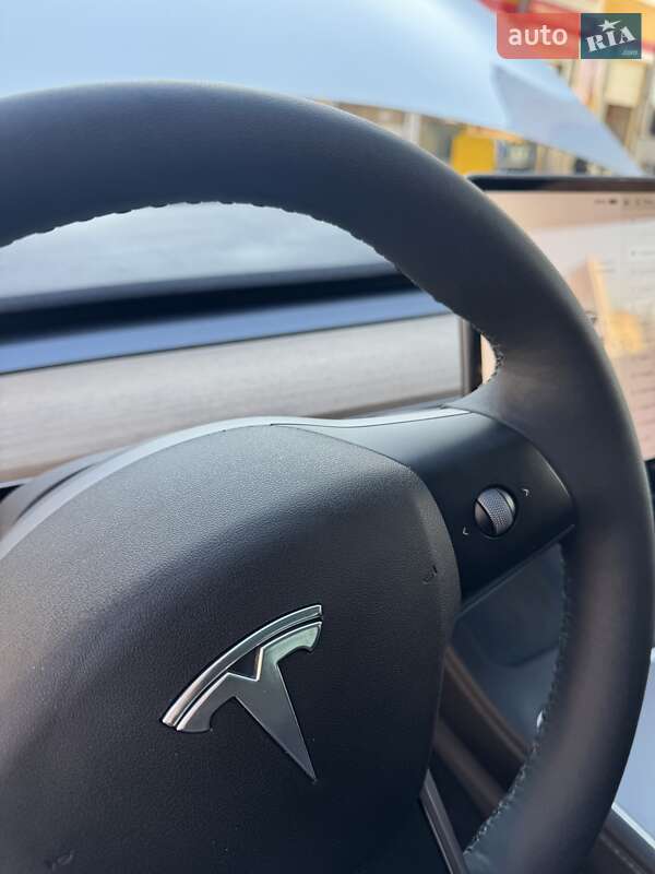 Внедорожник / Кроссовер Tesla Model Y 2024 в Виннице