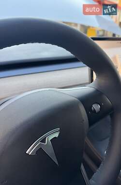 Позашляховик / Кросовер Tesla Model Y 2024 в 