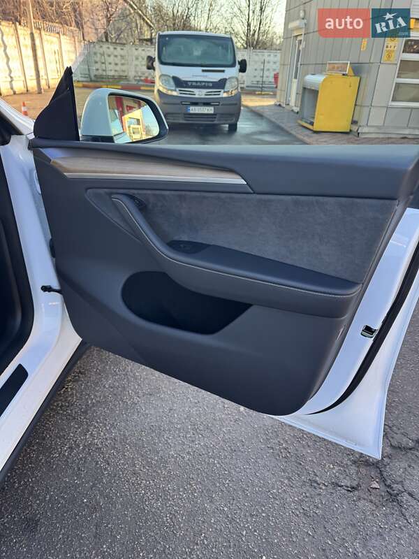Внедорожник / Кроссовер Tesla Model Y 2024 в Виннице