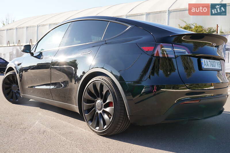 Позашляховик / Кросовер Tesla Model Y 2023 в Києві