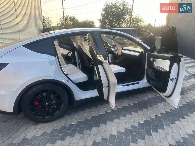 Внедорожник / Кроссовер Tesla Model Y 2022 в Киеве фото 37 Внедорожник / Кроссовер Tesla Model Y 2022 в Киеве