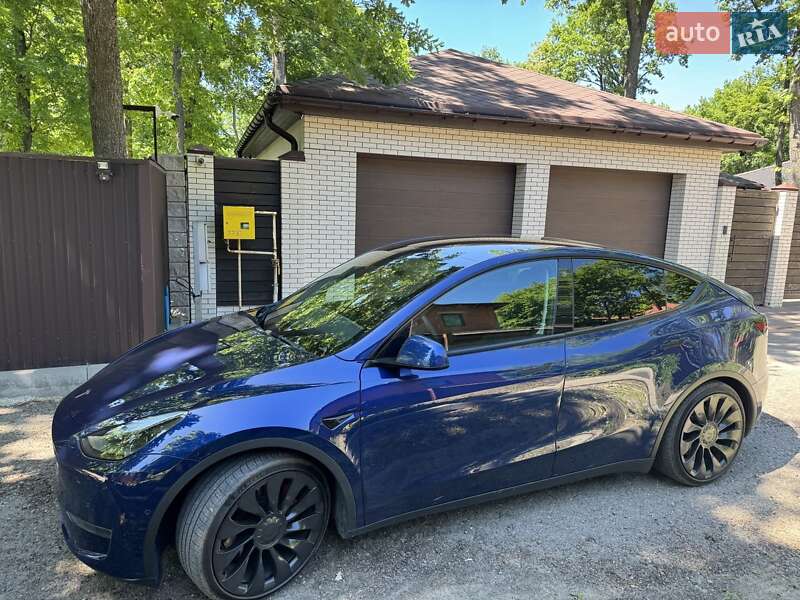 Позашляховик / Кросовер Tesla Model Y 2021 в Харкові