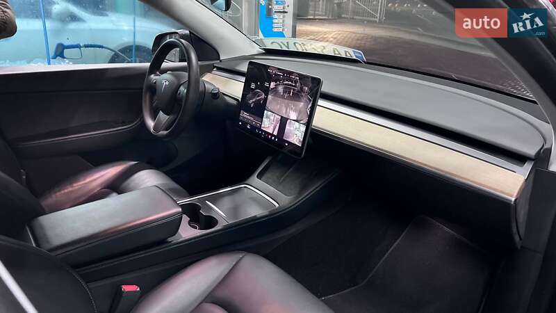 Позашляховик / Кросовер Tesla Model Y 2021 в Києві