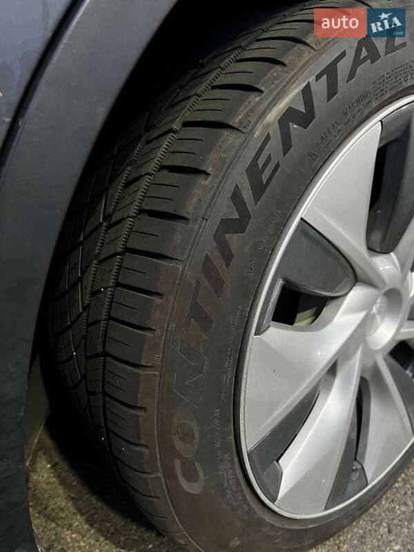 Позашляховик / Кросовер Tesla Model Y 2021 в Києві