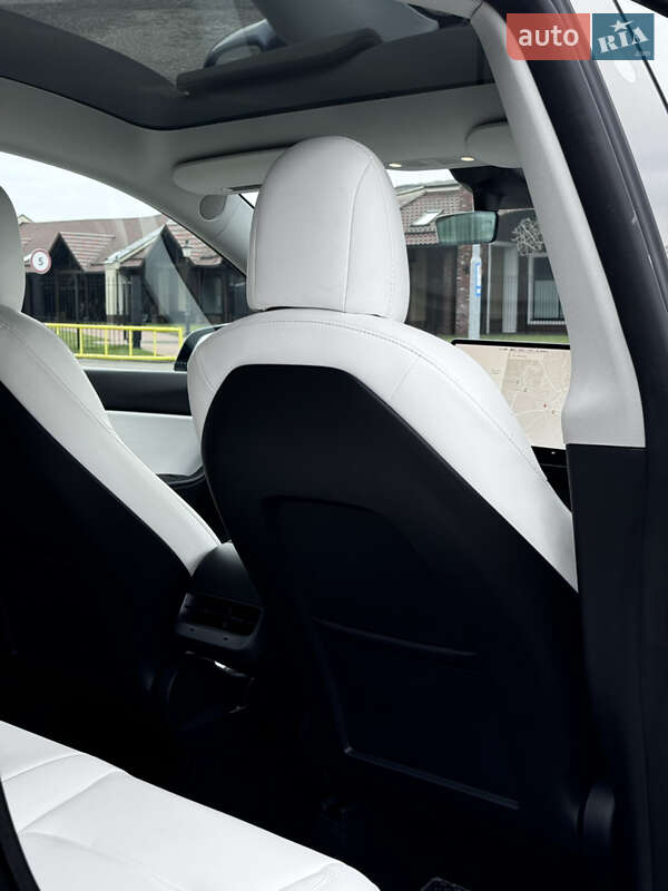 Позашляховик / Кросовер Tesla Model Y 2022 в Києві