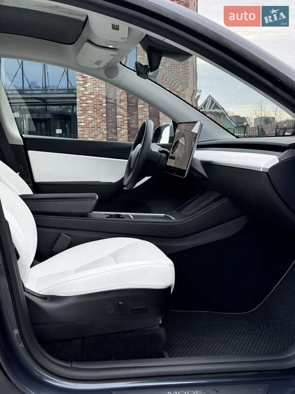 Позашляховик / Кросовер Tesla Model Y 2022 в Києві