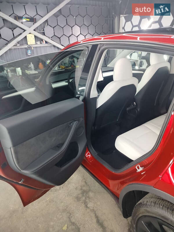 Внедорожник / Кроссовер Tesla Model Y 2024 в Житомире