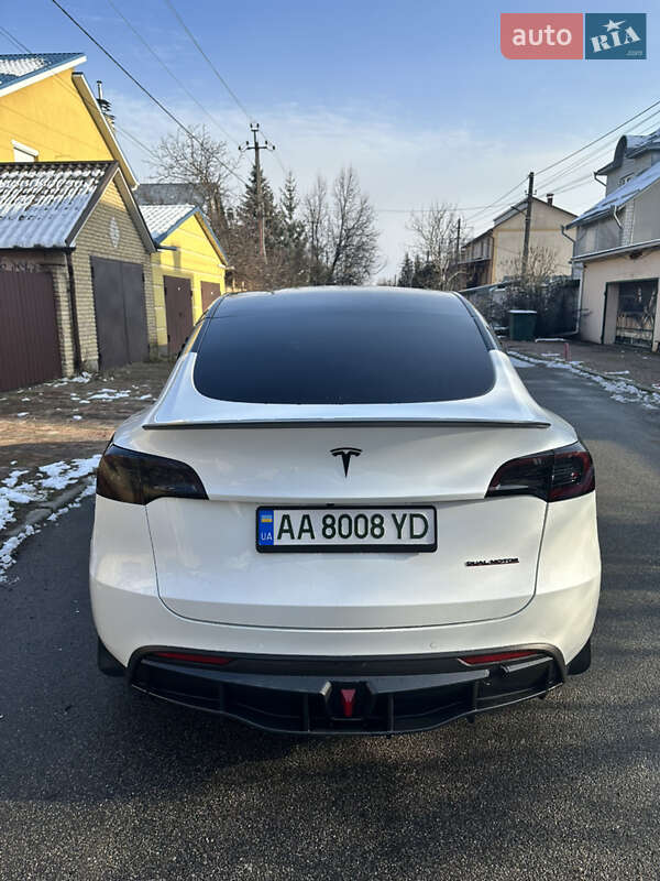 Внедорожник / Кроссовер Tesla Model Y 2022 в Киеве