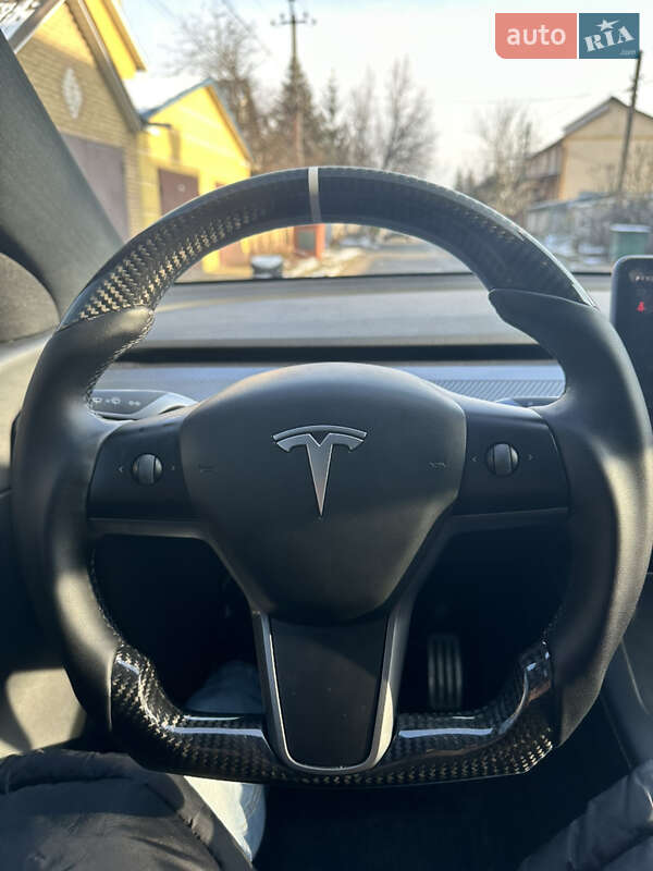 Внедорожник / Кроссовер Tesla Model Y 2022 в Киеве