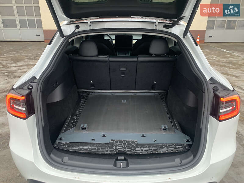 Внедорожник / Кроссовер Tesla Model Y 2022 в Дубровице