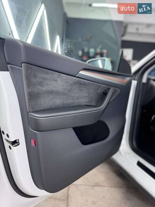 Позашляховик / Кросовер Tesla Model Y 2023 в Рівному