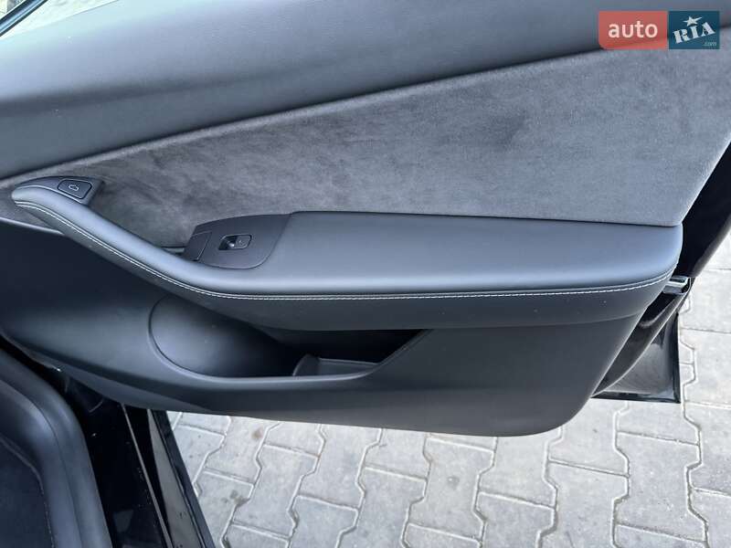 Внедорожник / Кроссовер Tesla Model Y 2022 в Одессе