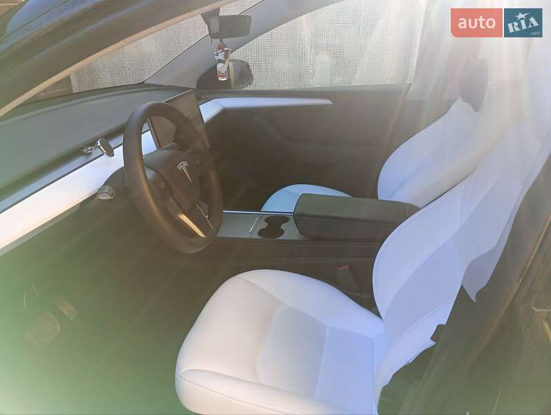 Внедорожник / Кроссовер Tesla Model Y 2023 в Киеве