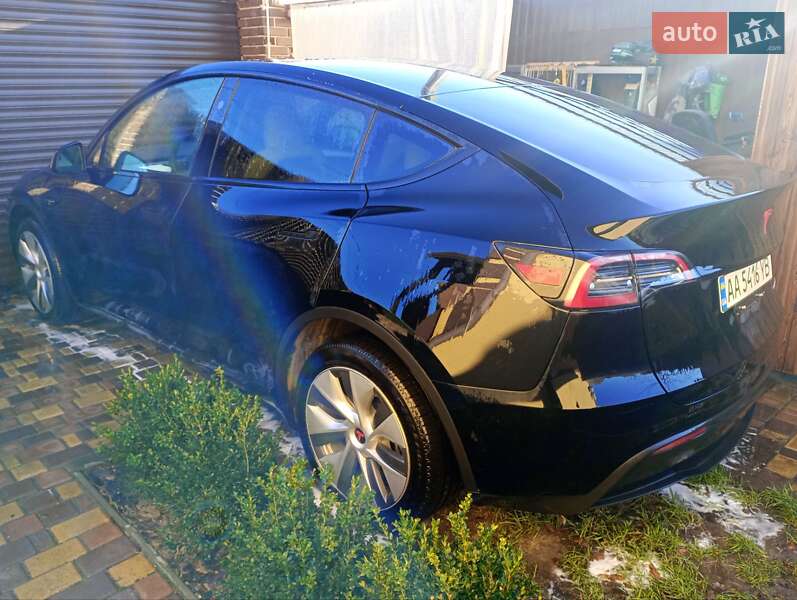 Внедорожник / Кроссовер Tesla Model Y 2023 в Киеве