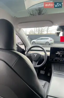 Tesla Model Y 2022