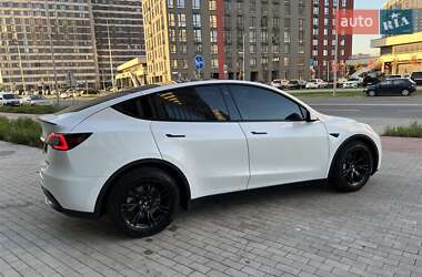 Внедорожник / Кроссовер Tesla Model Y 2021 в 