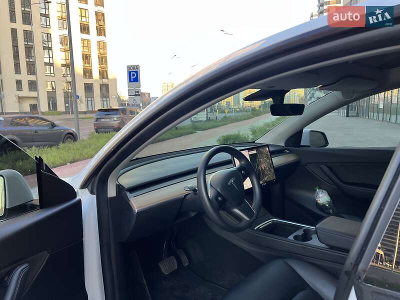 Внедорожник / Кроссовер Tesla Model Y 2021 в Киеве